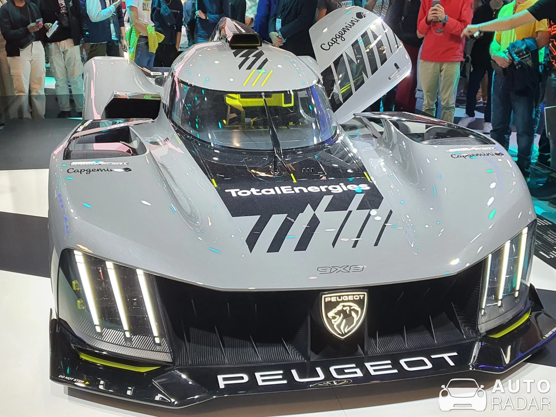 Peugeot 9X8 spotted in Paris