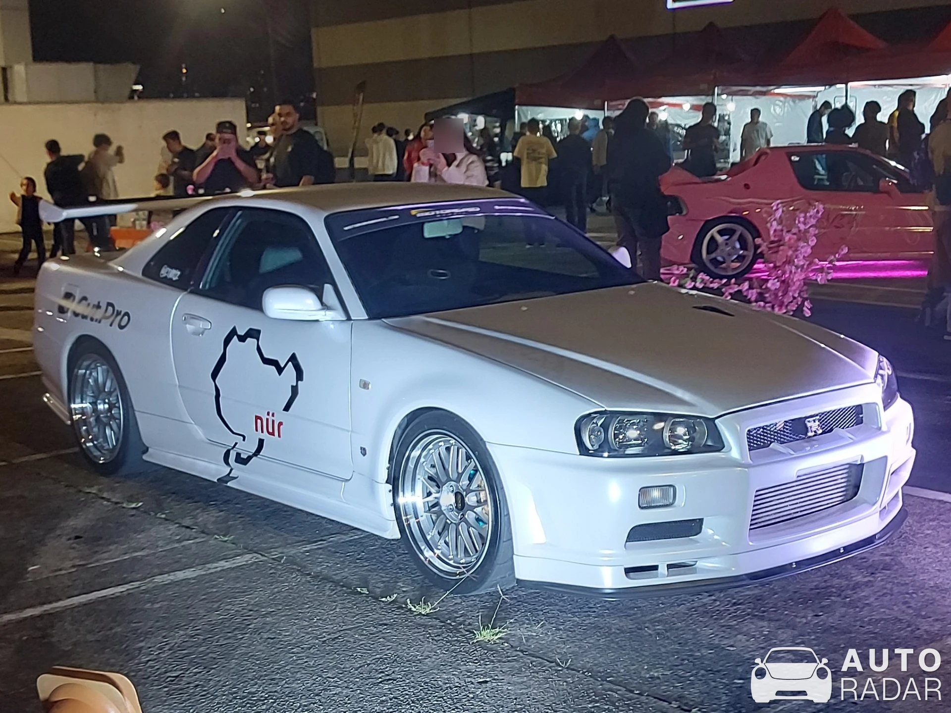 Nissan Skyline R34 GT-R V-Spec II Nür spotted in São Paulo