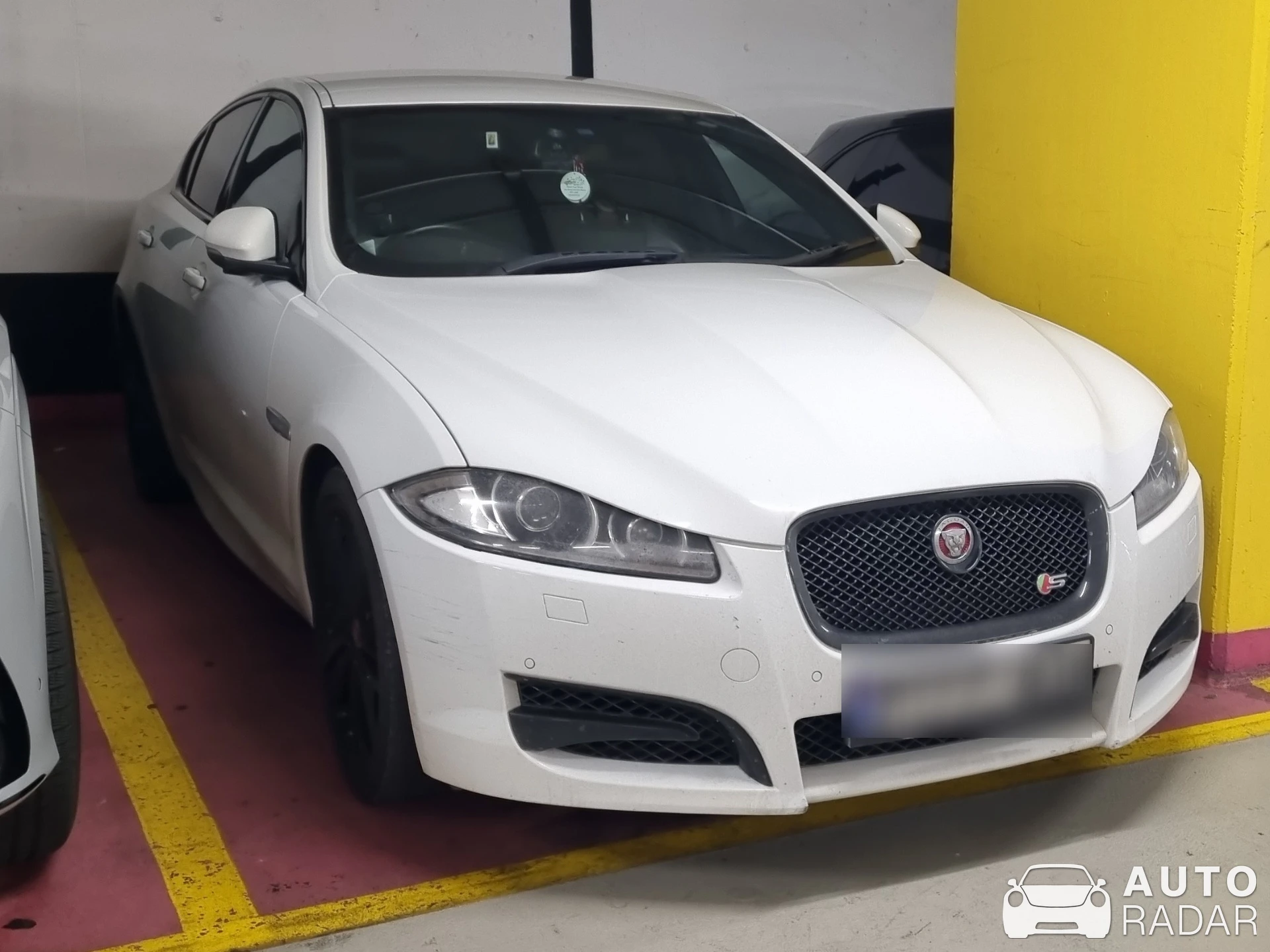 Jaguar XF 2015 spotted in Milano, Italia