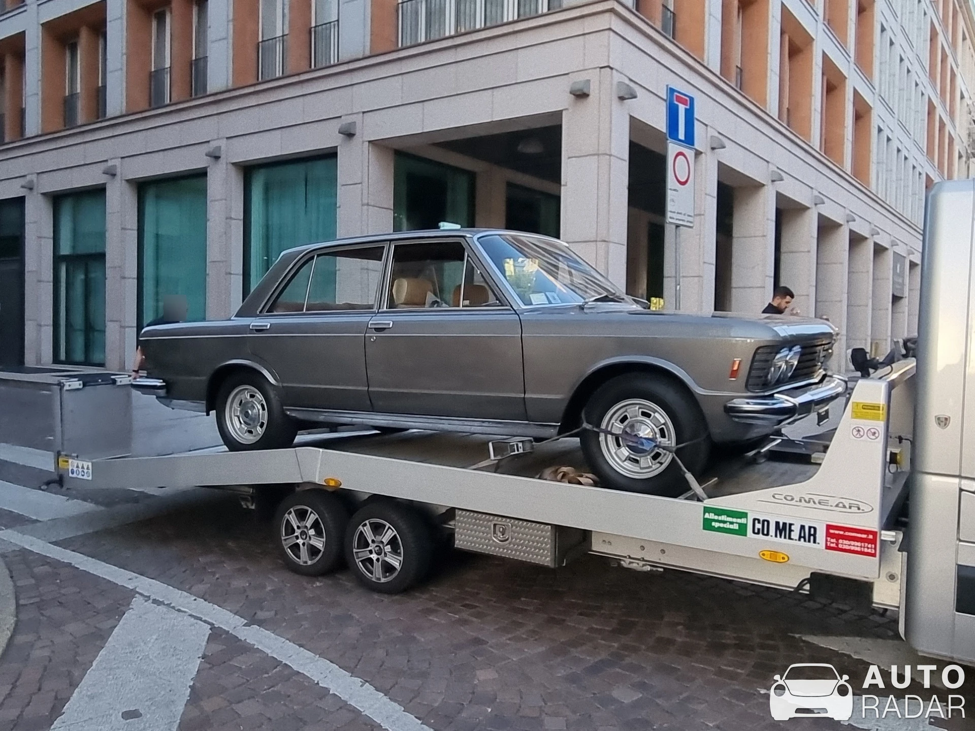 Fiat 130 spotted in Milano