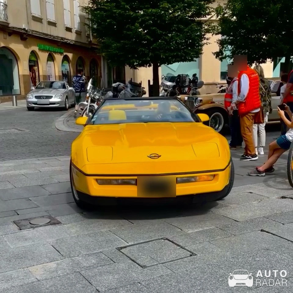 Chevrolet Corvette C4 spotted in Castres, France