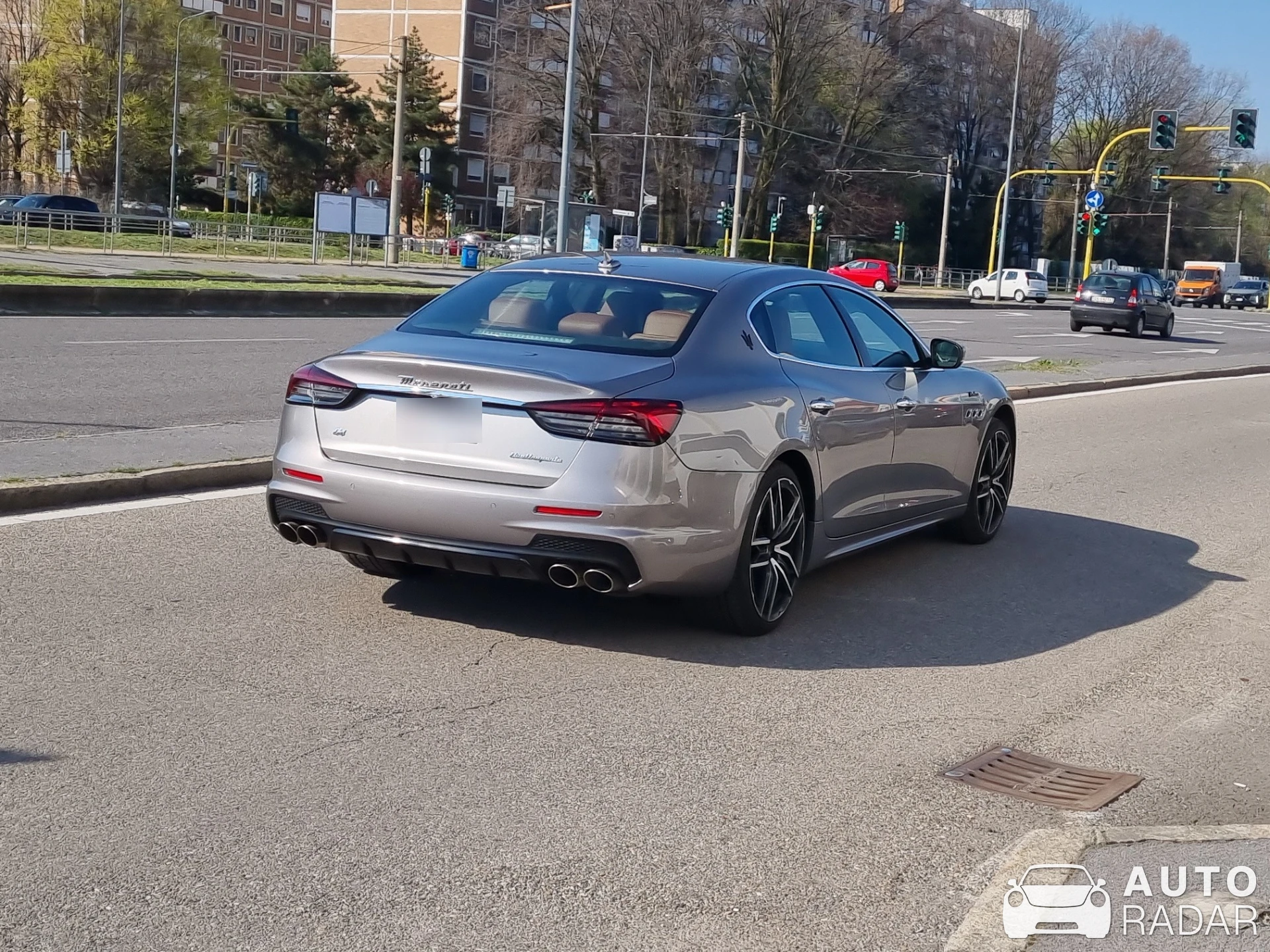 Maserati Quattroporte Modena Q4 spotted in Milano
