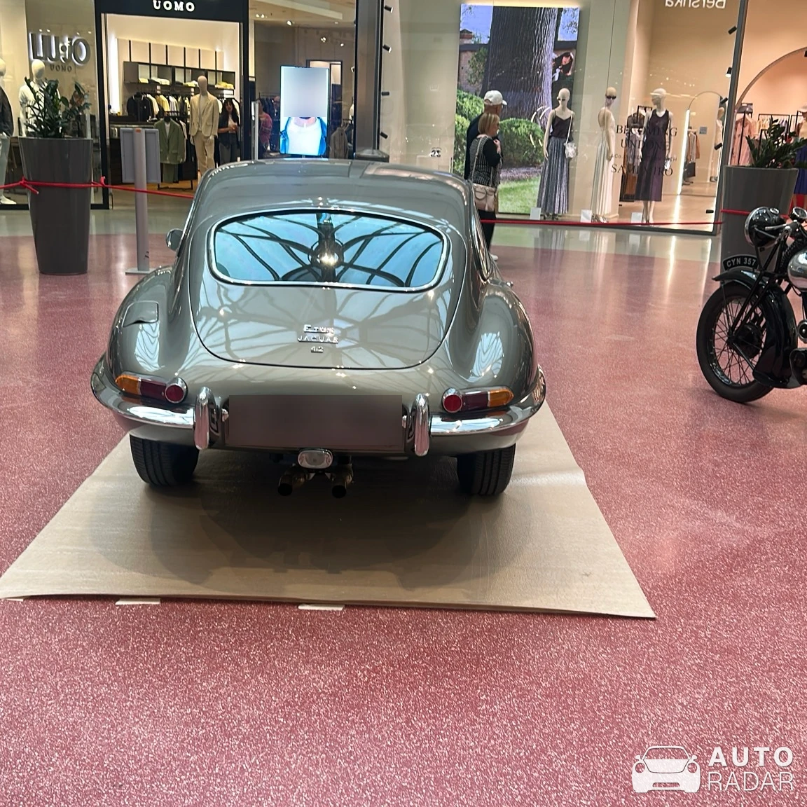 Jaguar E-Type spotted in Catania