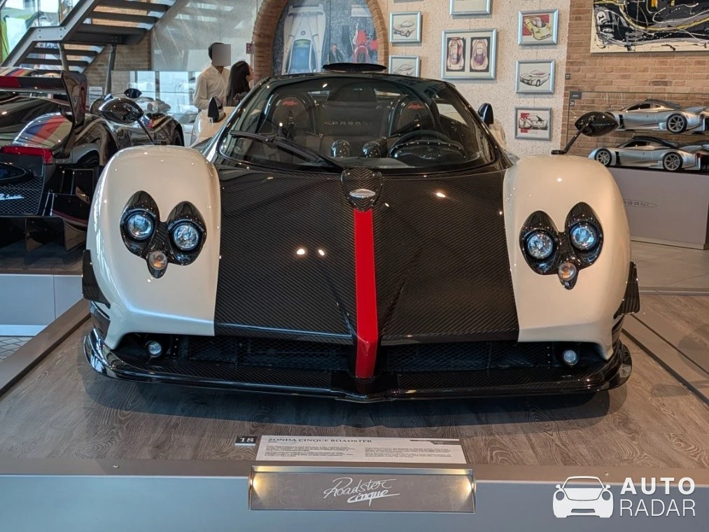 Pagani Zonda Cinque Roadster spotted in Castelfranco Emilia