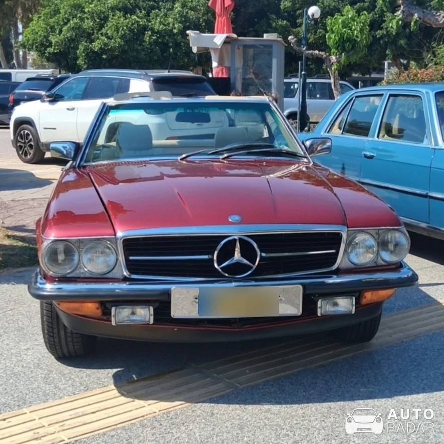Mercedes-Benz 560 SL R107 spotted in Alimos