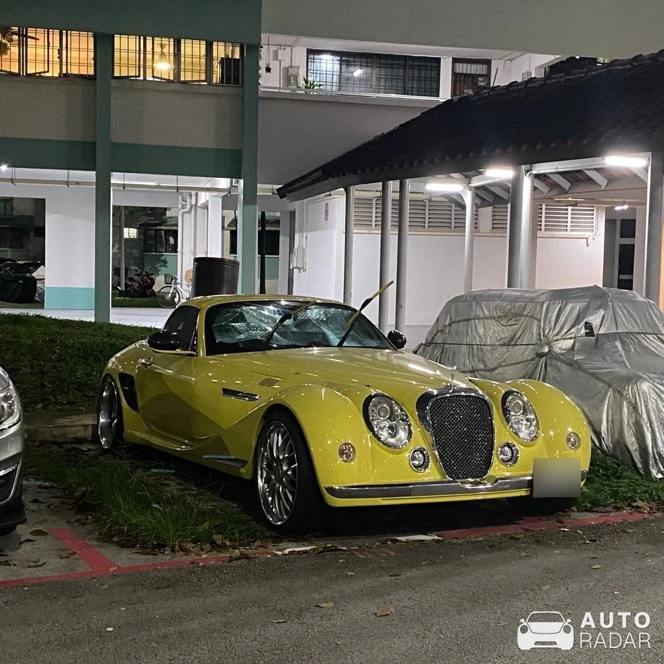 Mitsuoka Himiko spotted in Singapore