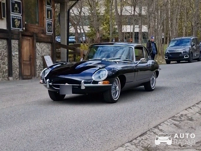 Jaguar E-Type spotted in Bukowina Tatrzańska