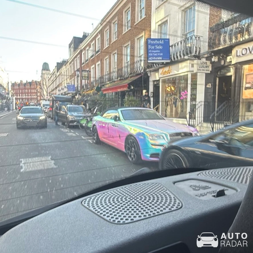 Rolls-Royce Dawn Black Badge spotted in Greater London, United Kingdom
