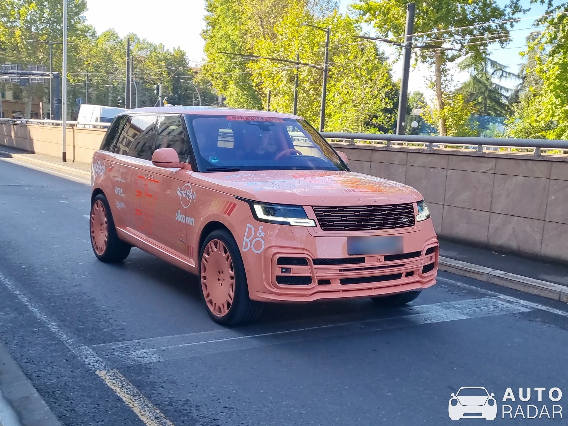 Brabus 600 PEETCH - Range Rover P530 spotted in Firenze, Italy