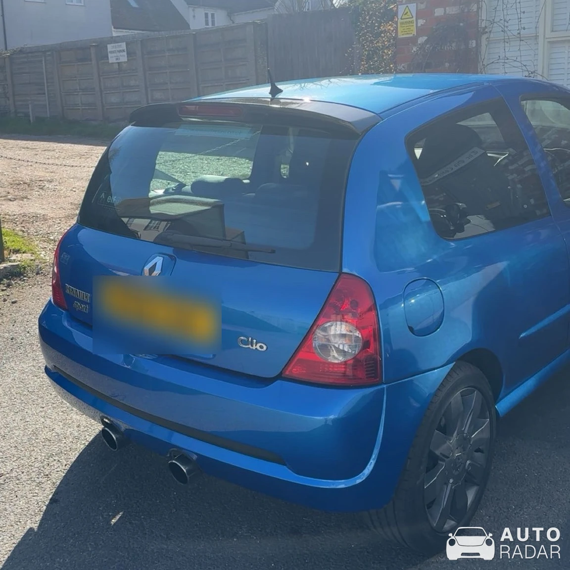 Renault Clio II RS spotted in Dunmow