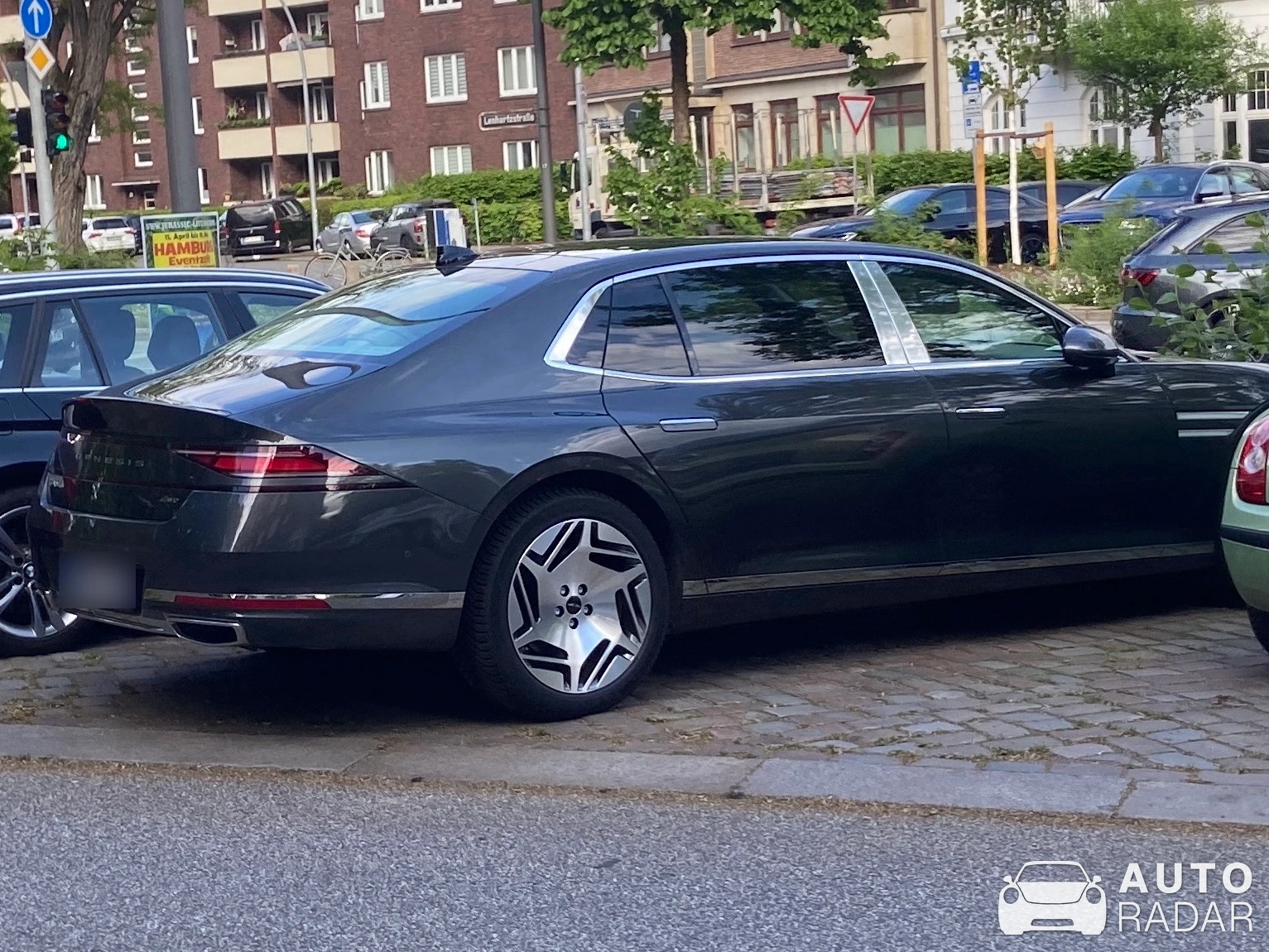 Genesis G90 spotted in Hamburg