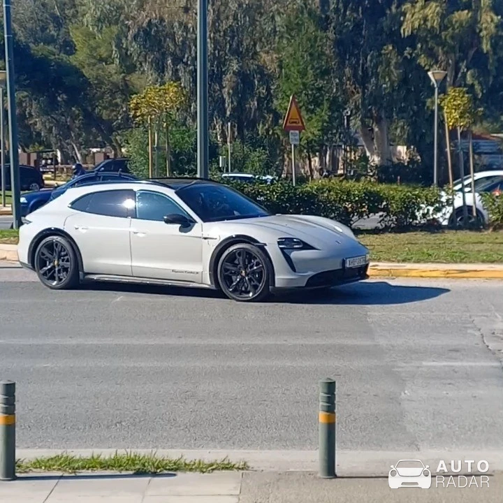 Porsche Taycan Turbo S Cross Turismo spotted in Βούλα, Ελλάδα