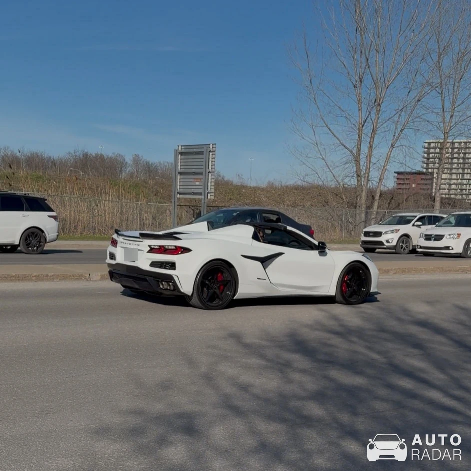 Chevrolet Corvette C8 E-Ray Convertible spotted in Terrebonne