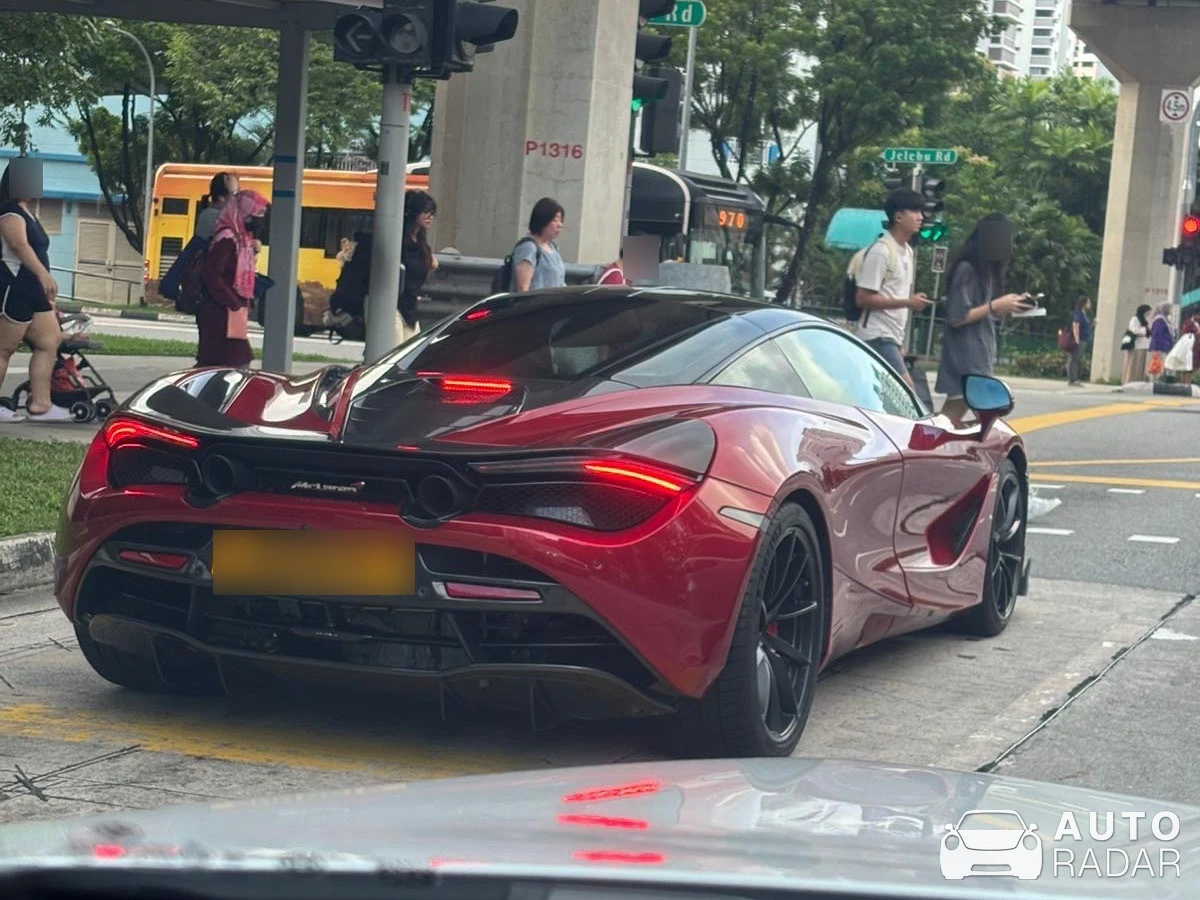 McLaren 720S spotted in Singapore, Singapore
