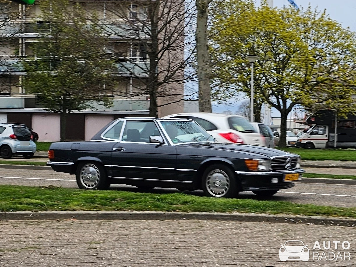 Mercedes-Benz 500 SL spotted in Kerkrade