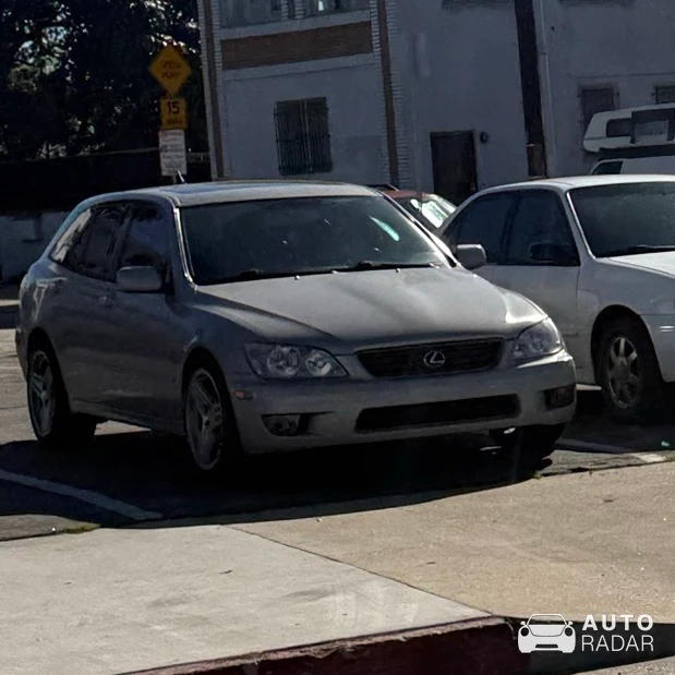 Lexus IS 300 SportCross spotted in Los Angeles