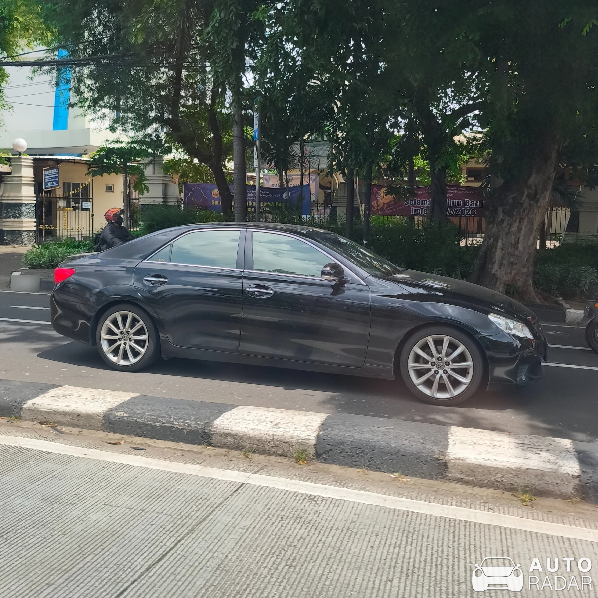 Toyota Mark X spotted