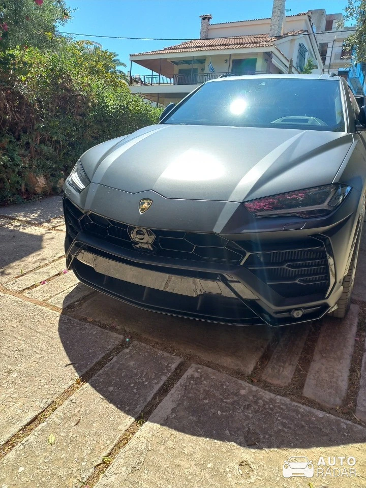 Lamborghini Urus spotted in Glifada, Greece