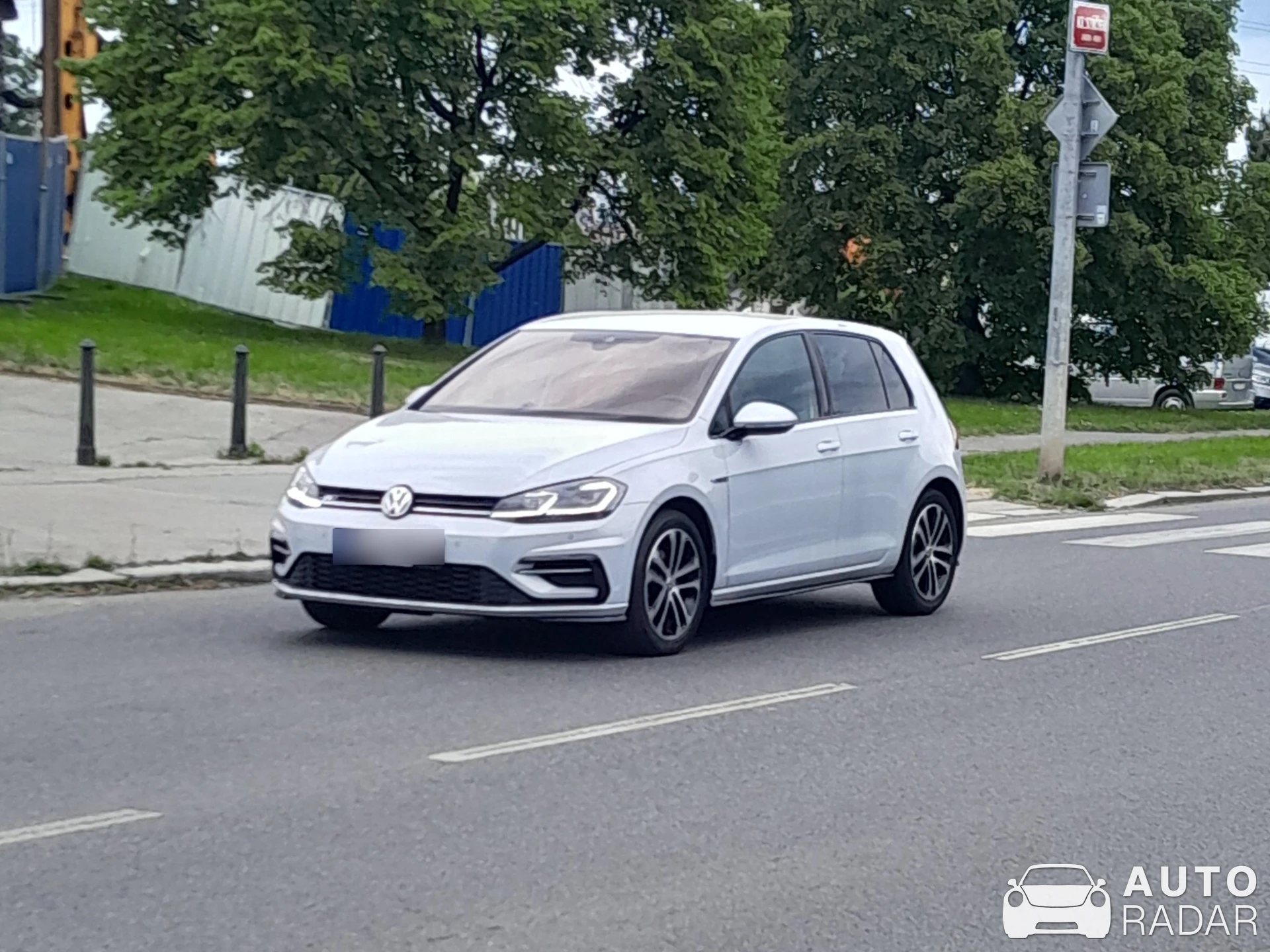 Volkswagen Golf MkVII R-Line spotted