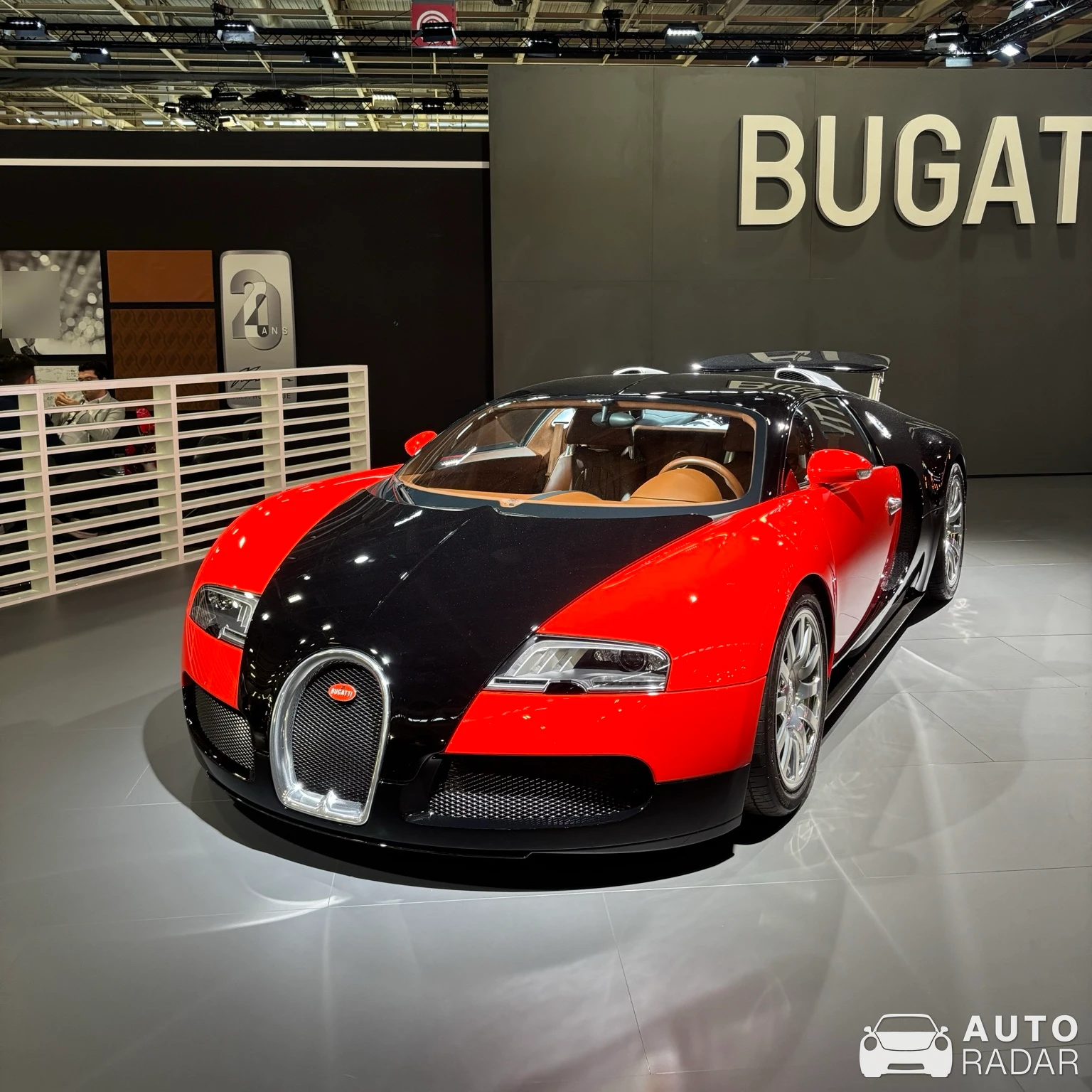 Bugatti Veyron 16.4 spotted in Paris, France
