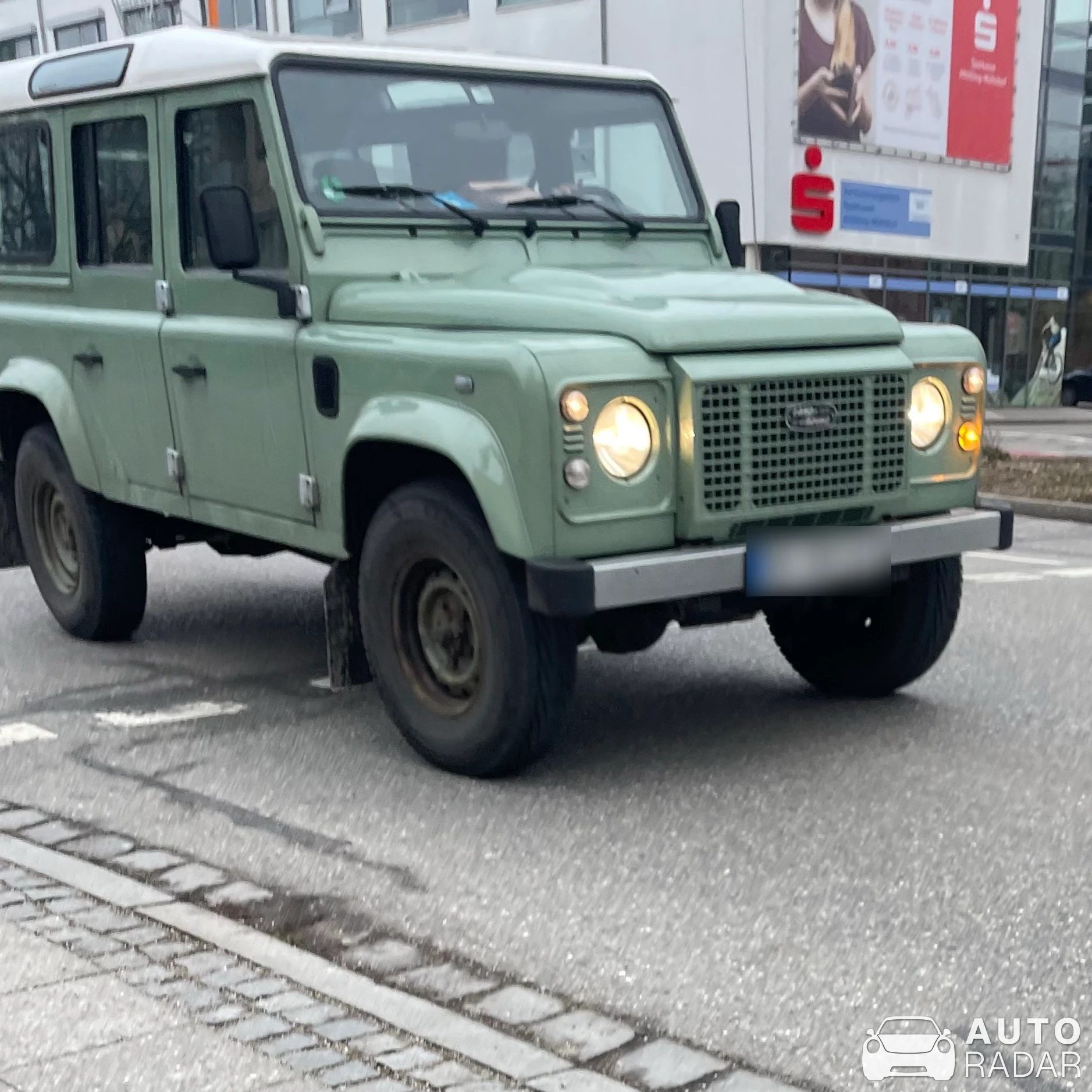 Land Rover Defender spotted in Burghausen