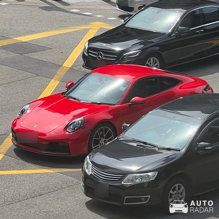 Porsche 992 Carrera MkII spotted in Singapore, Singapore