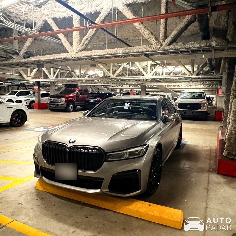 BMW 760Li V12 Xdrive G12 spotted in Vancouver