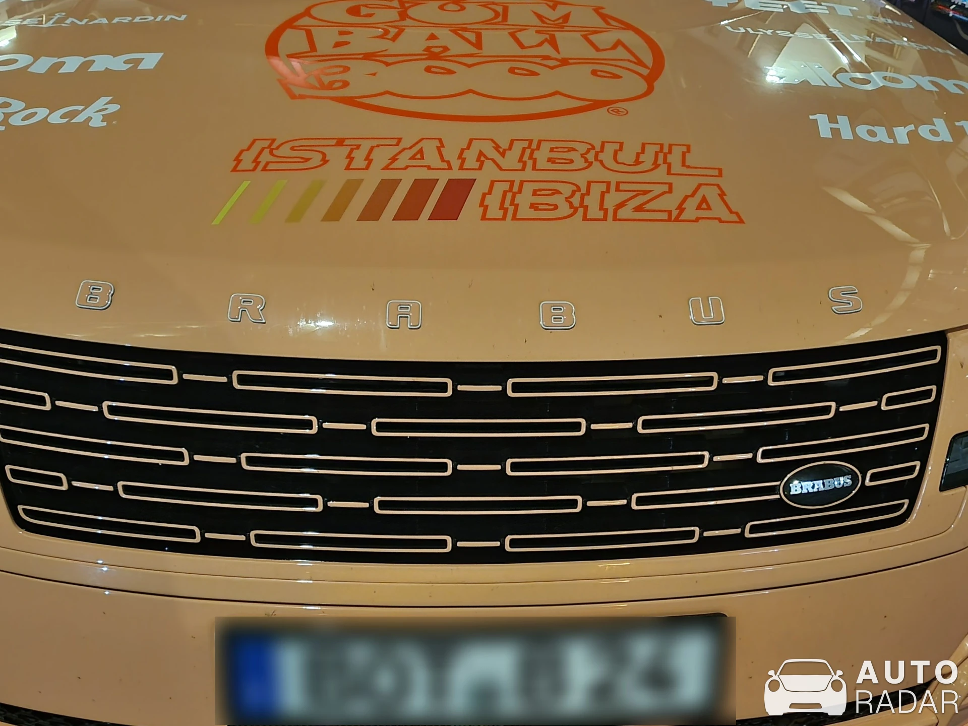 Brabus 600 PEETCH - Range Rover P530 spotted in Firenze