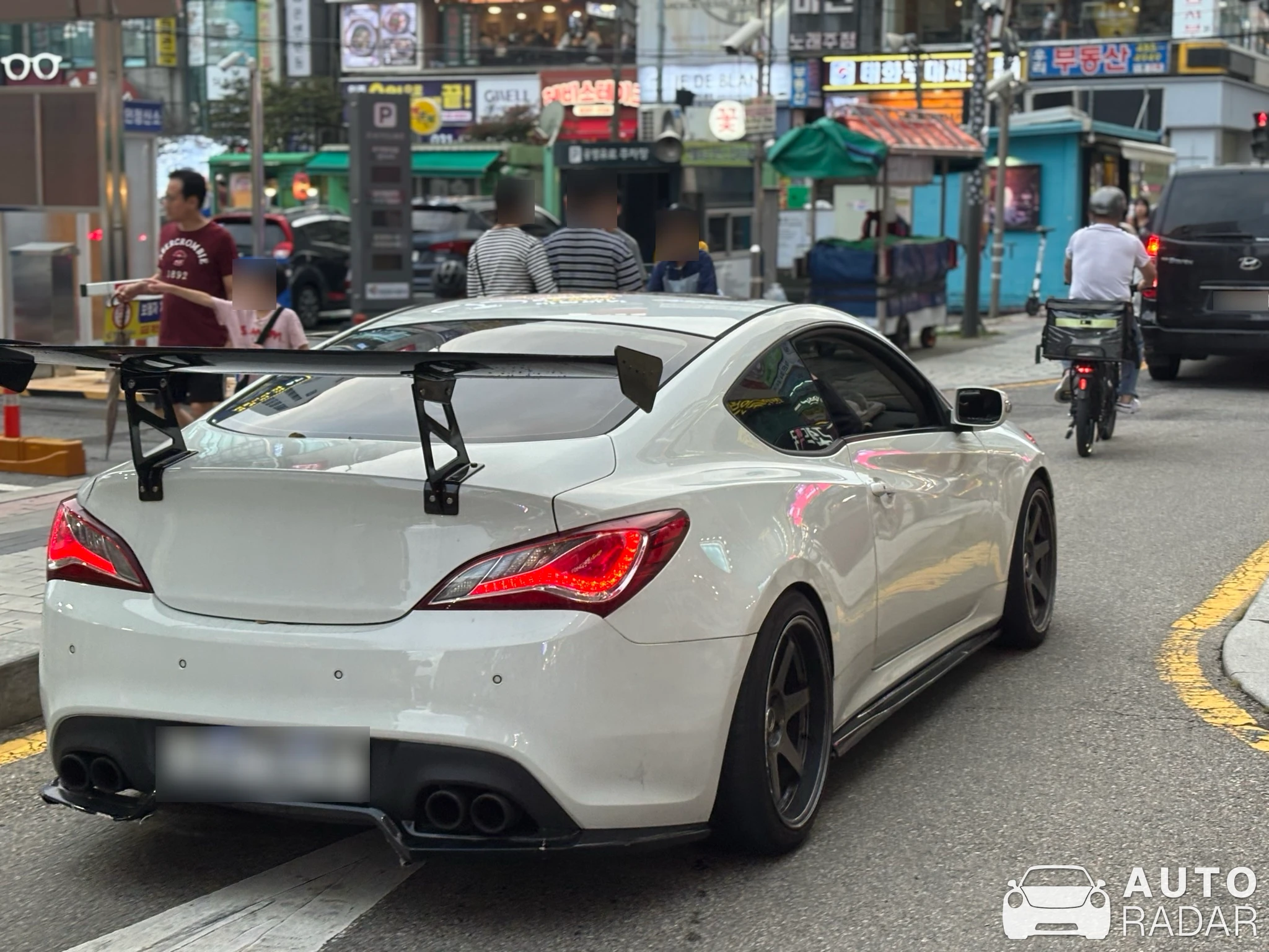 Hyundai Genesis Coupe 3.8 V6 spotted in 안산시