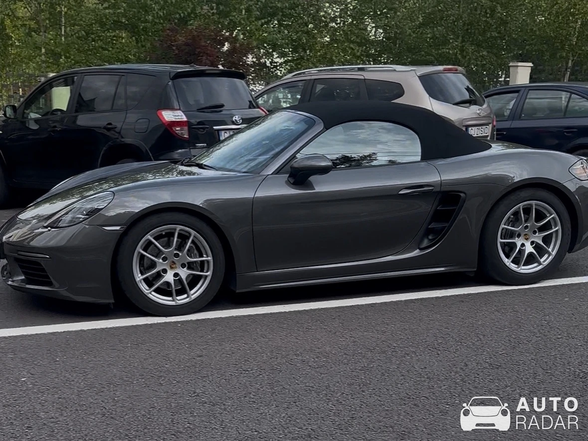 Porsche 718 Cayman spotted in Râmnicu Vâlcea