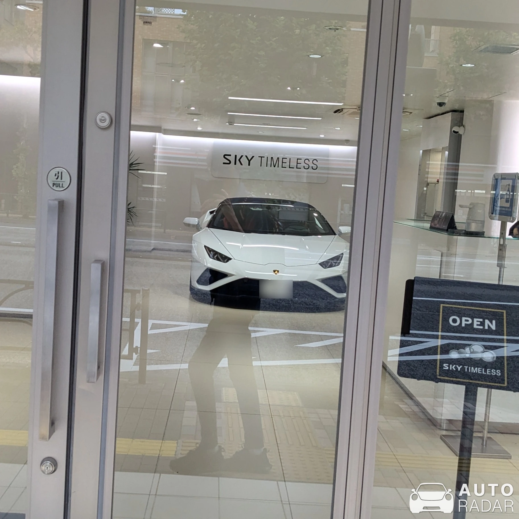 Lamborghini Huracán LP610-2 EVO RWD Spyder spotted in Minato City, Japan