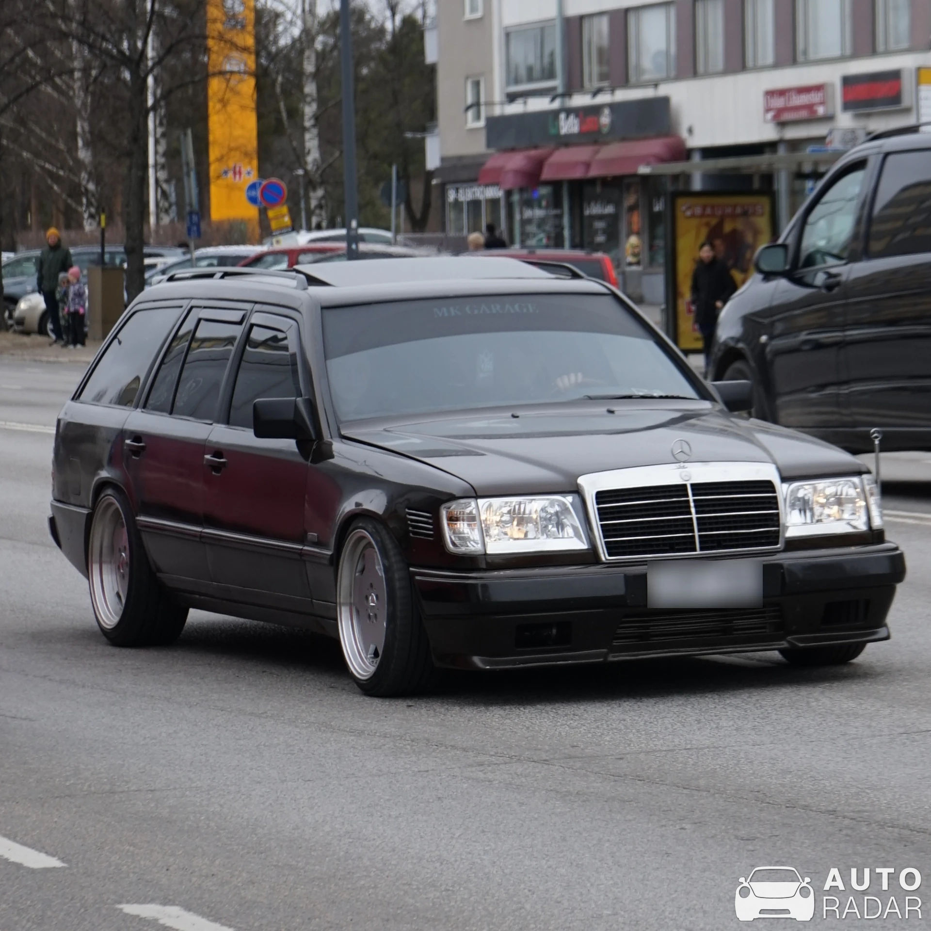 Mercedes-Benz E-Klasse Estate W124 spotted in Oulu