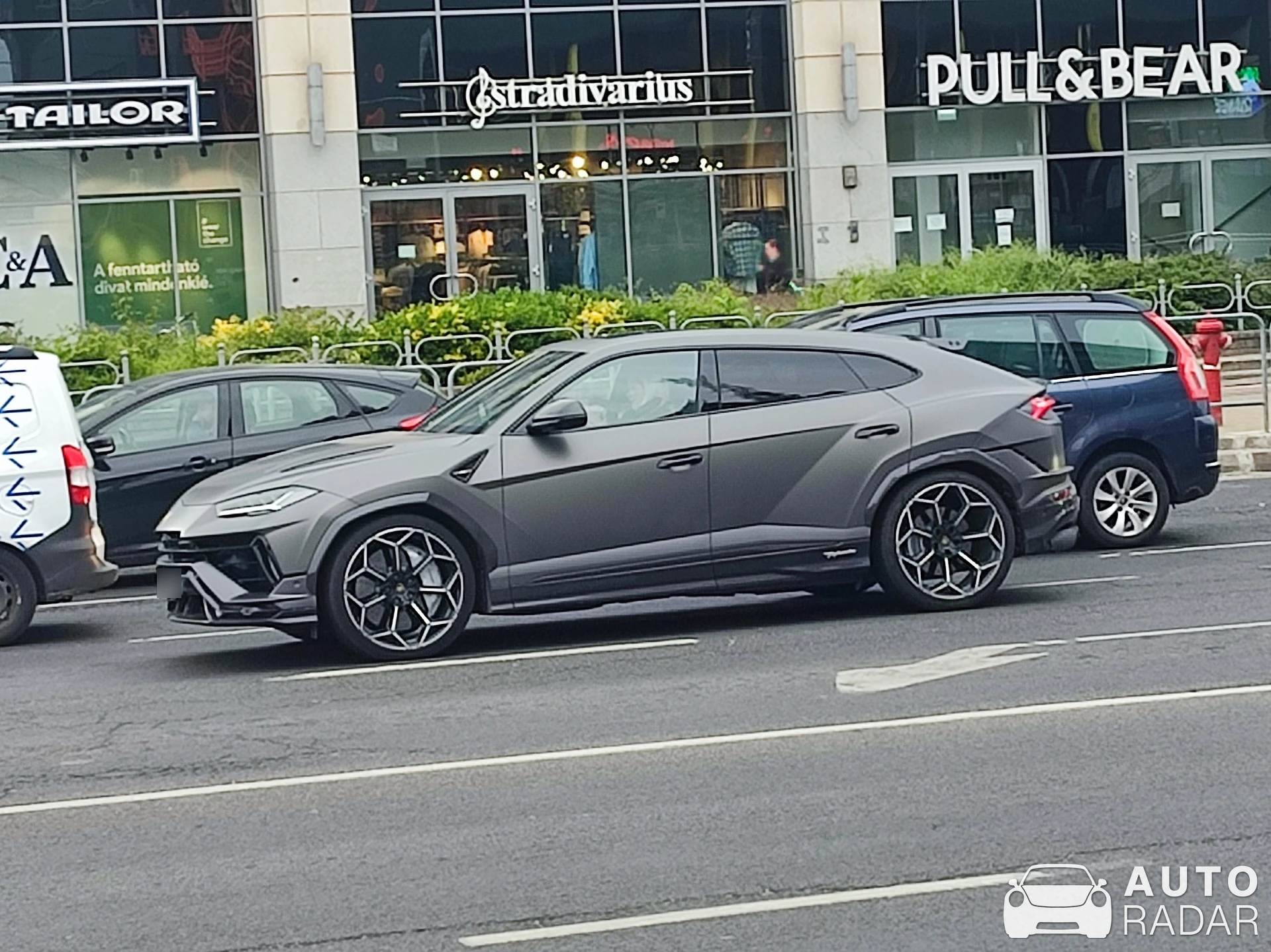 Lamborghini Urus Performante spotted in Budapest, Hungary