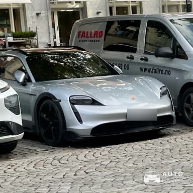 Porsche Taycan 4 Cross Turismo spotted in Trondheim, Norge