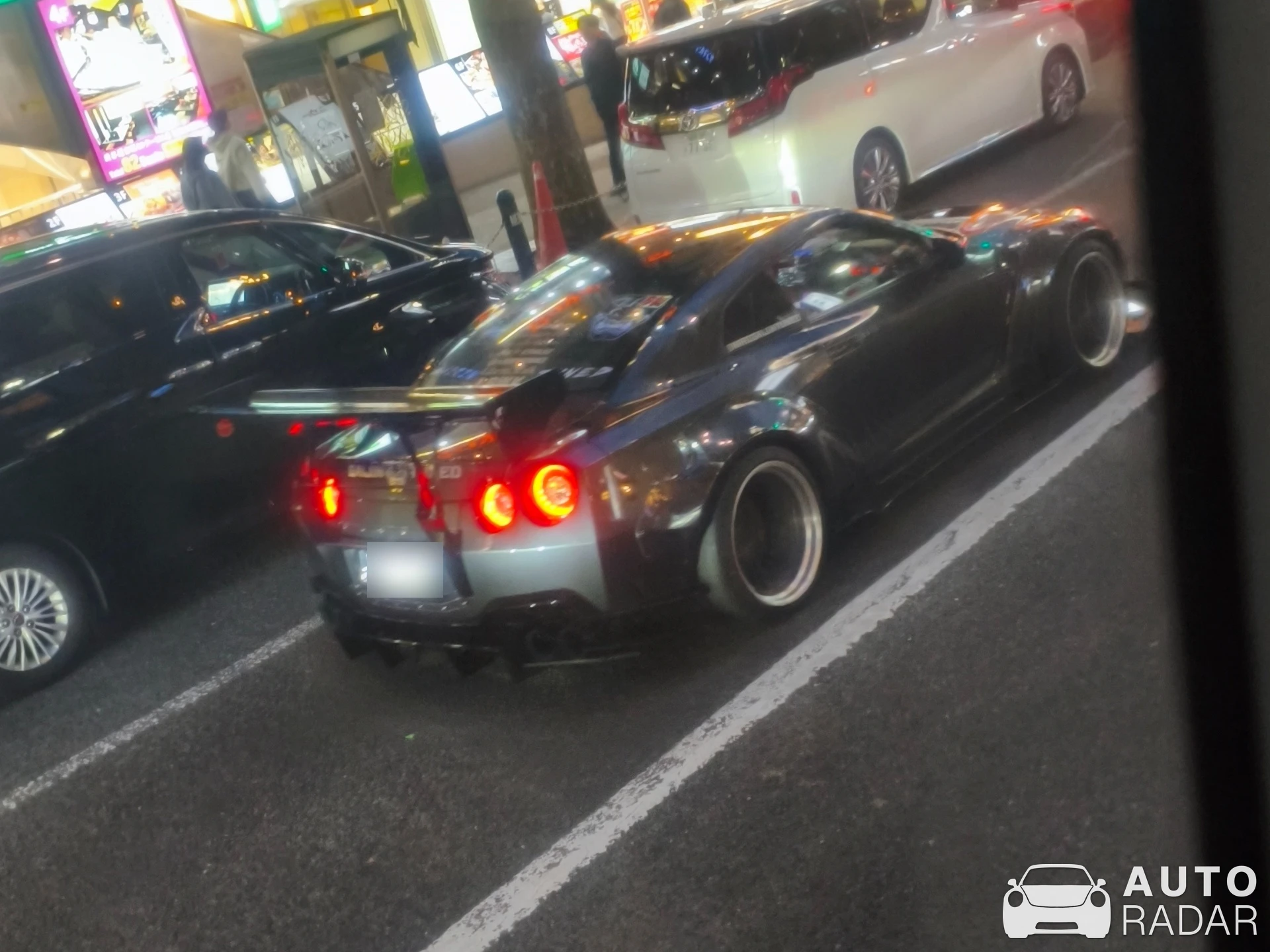 Nissan GT-R R35 spotted in 渋谷区, 日本