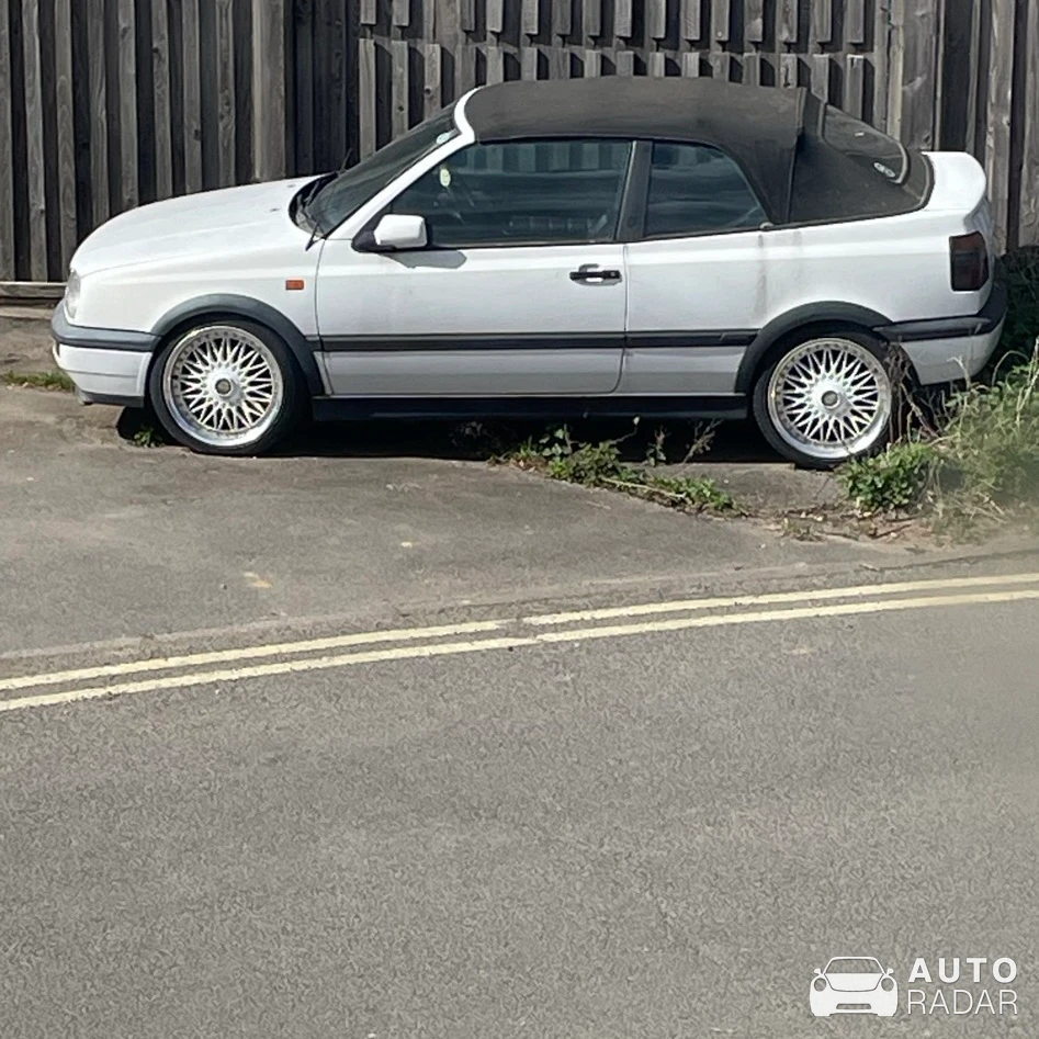 Volkswagen Golf Cabriolet MkII spotted