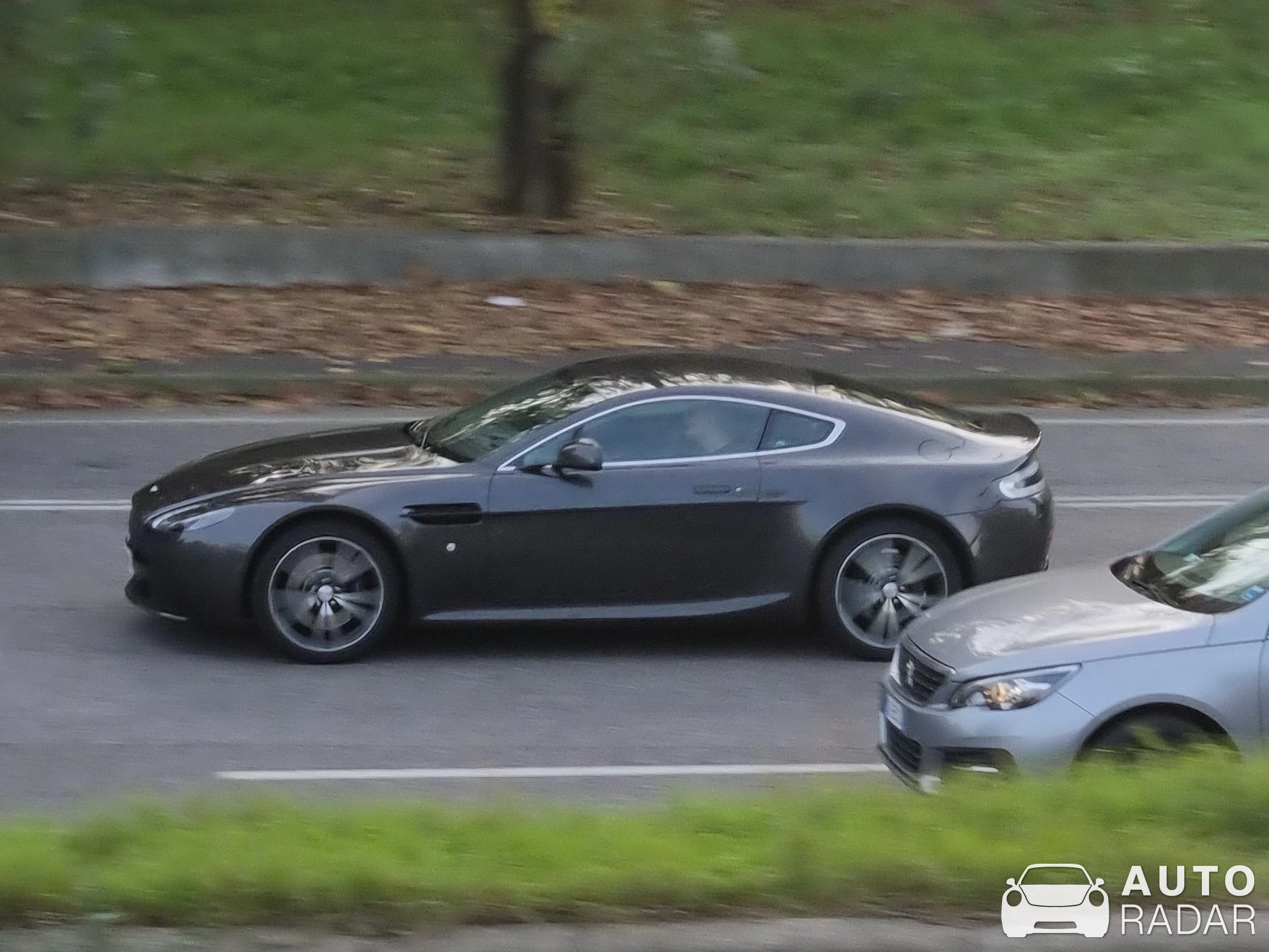 Aston Martin V8 Vantage spotted in Milano, Italia