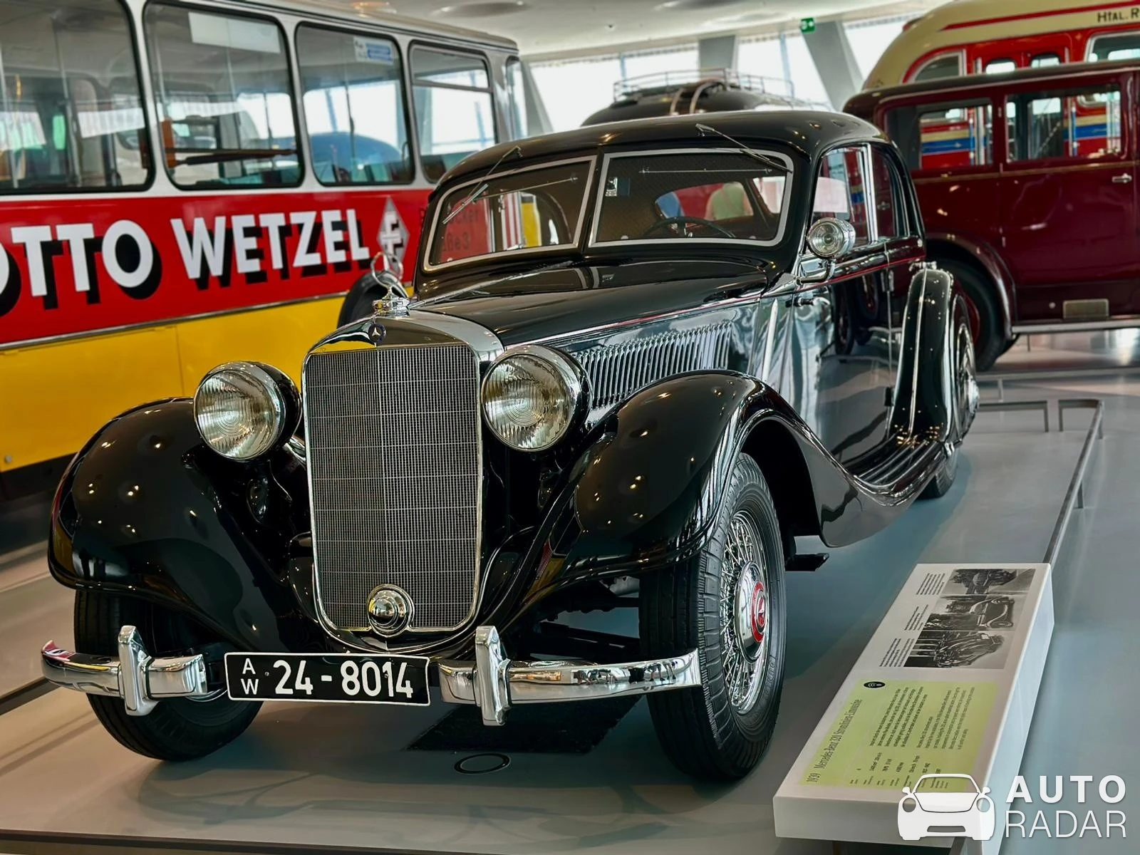 Mercedes-Benz 320 Stromlinien-Limousine spotted in Stuttgart