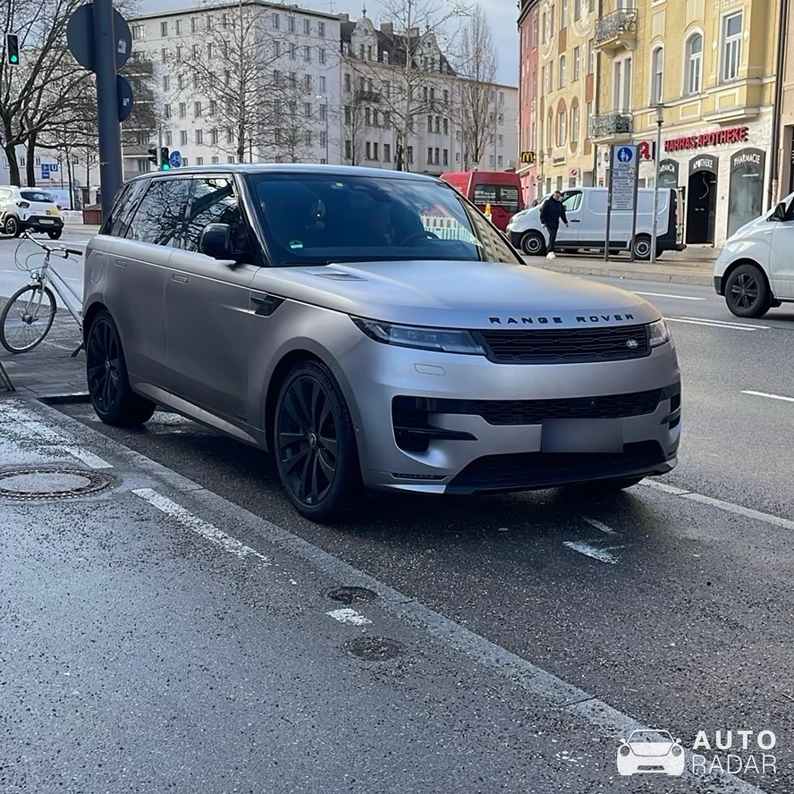 Land Rover Range Rover Sport spotted in München, Deutschland