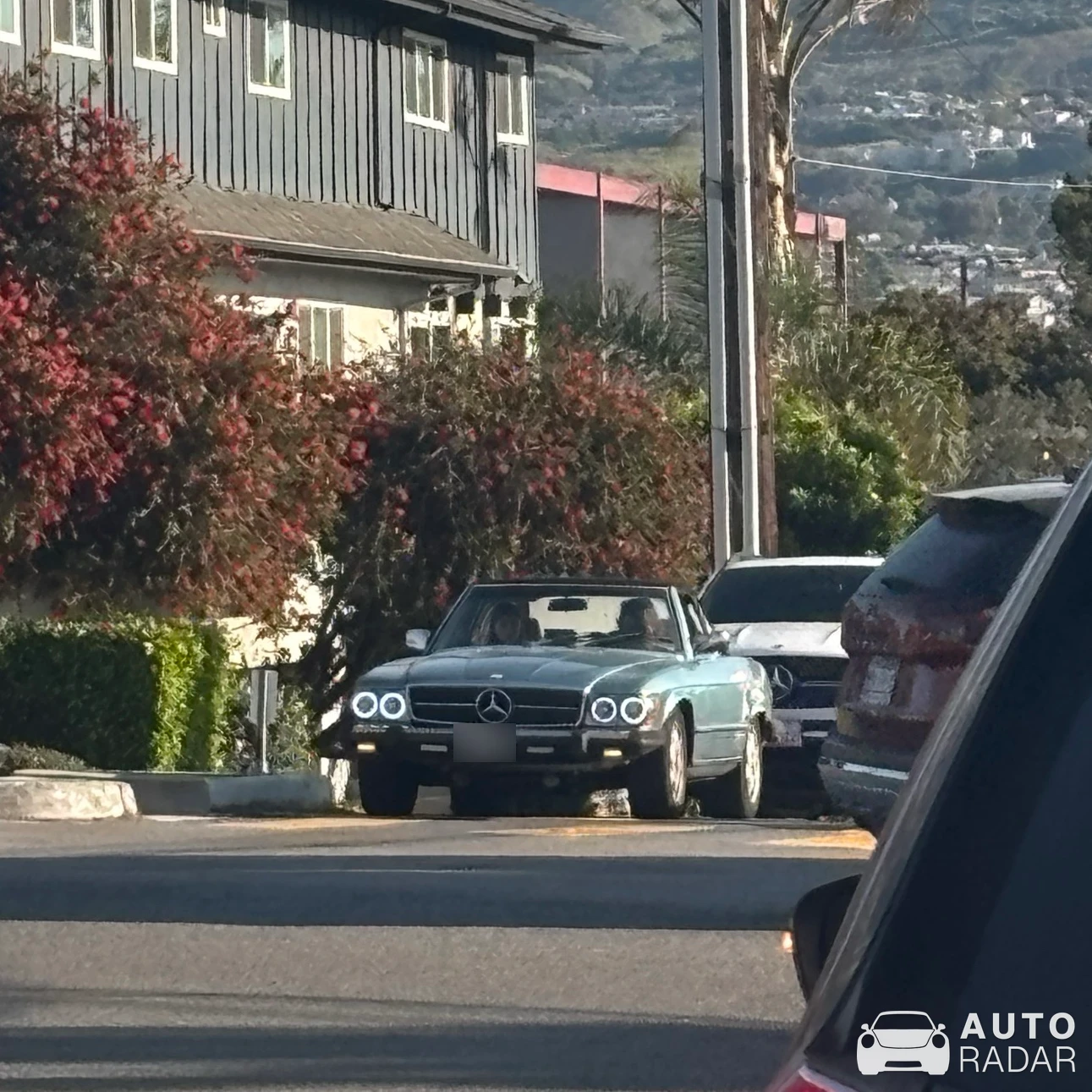 Mercedes-Benz 560 SL spotted in Redondo Beach