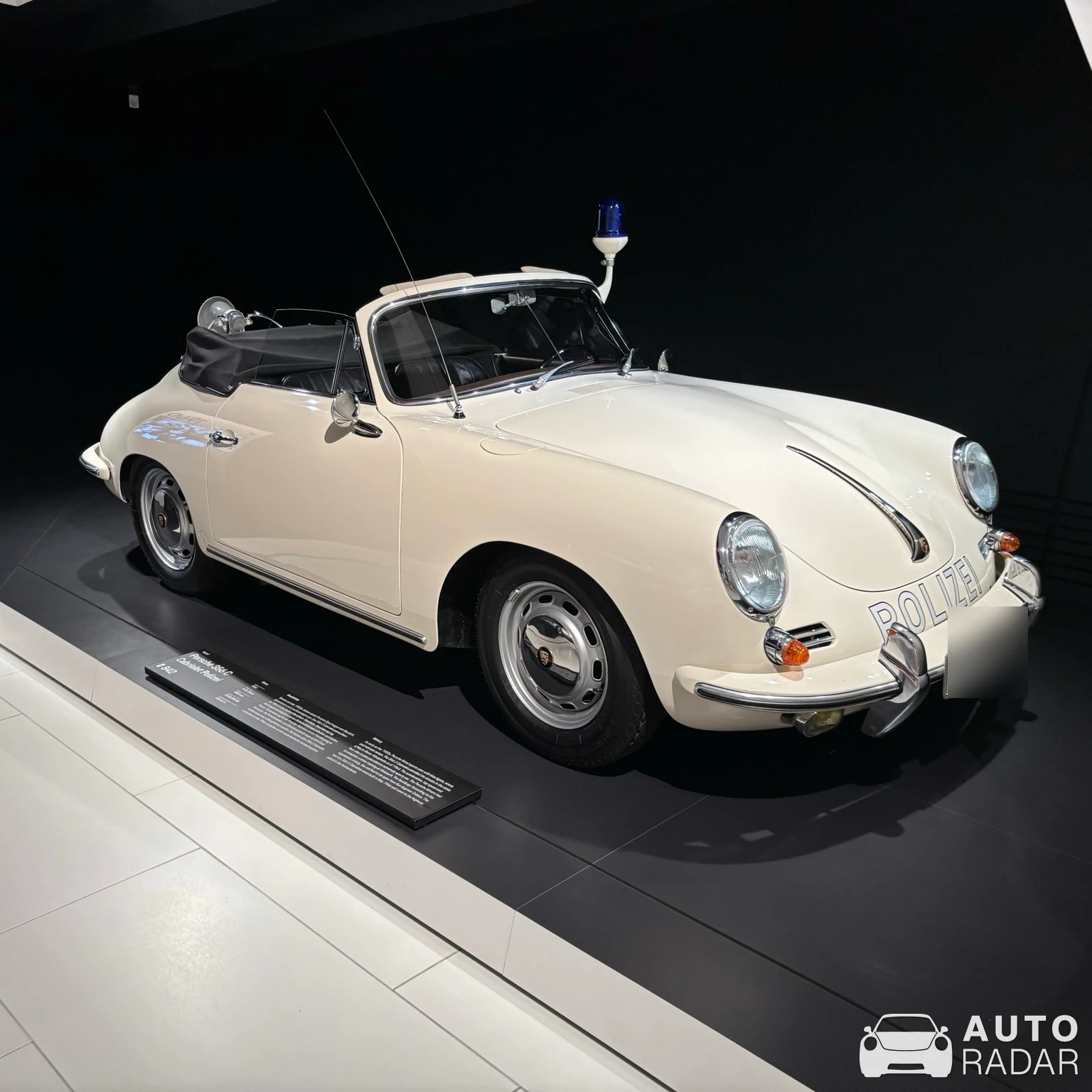 Porsche 356 C Cabriolet Polizei spotted in Stuttgart, Duitsland