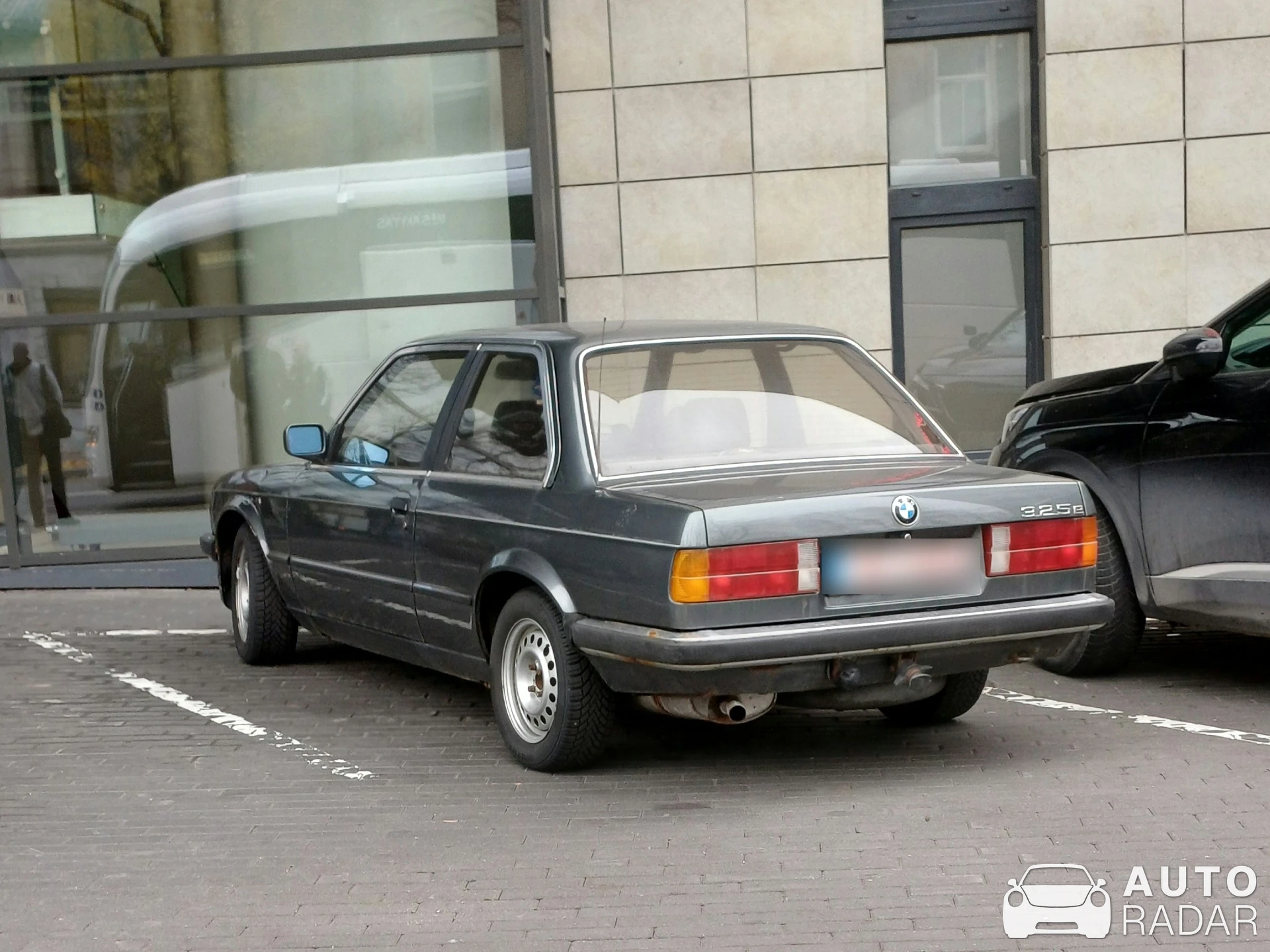 BMW 3 Series E30 spotted in Kaunas, Lithuania