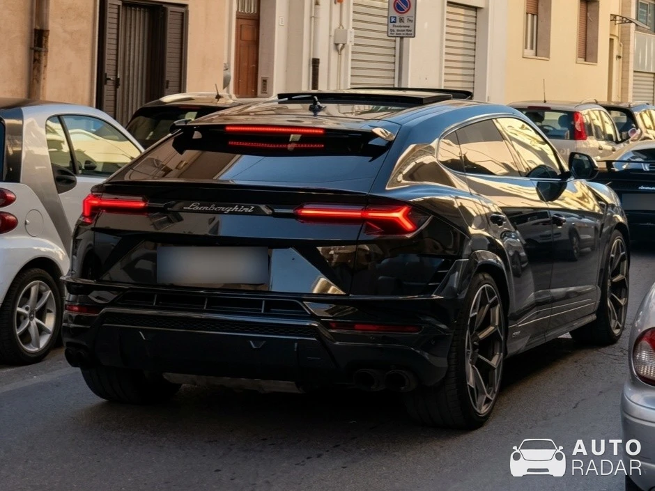 Lamborghini Urus spotted in Savelletri