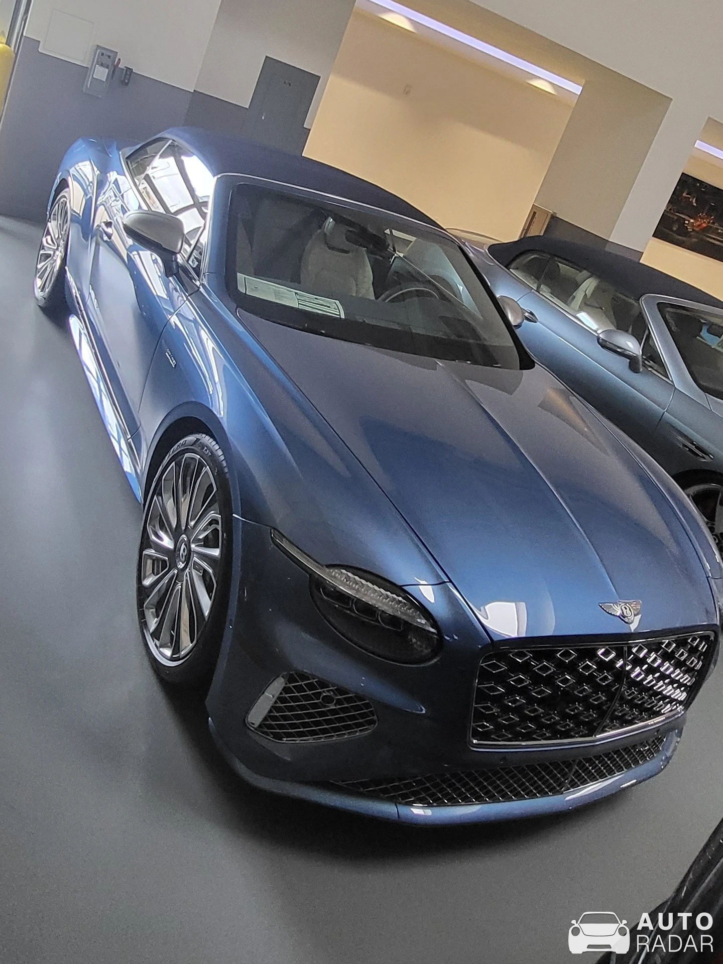 Bentley Continental GTC V8 2020 Mulliner spotted in Orlando