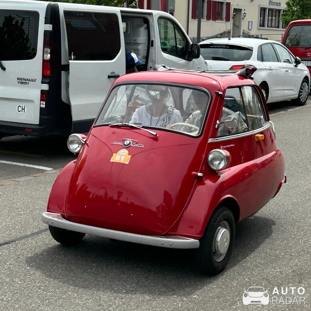 BMW Isetta 250 spotted in Rudolfstetten-Friedlisberg