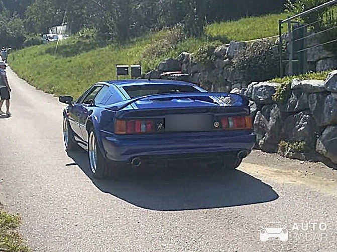Lotus Esprit V8 spotted in Vasoldsberg, Austria