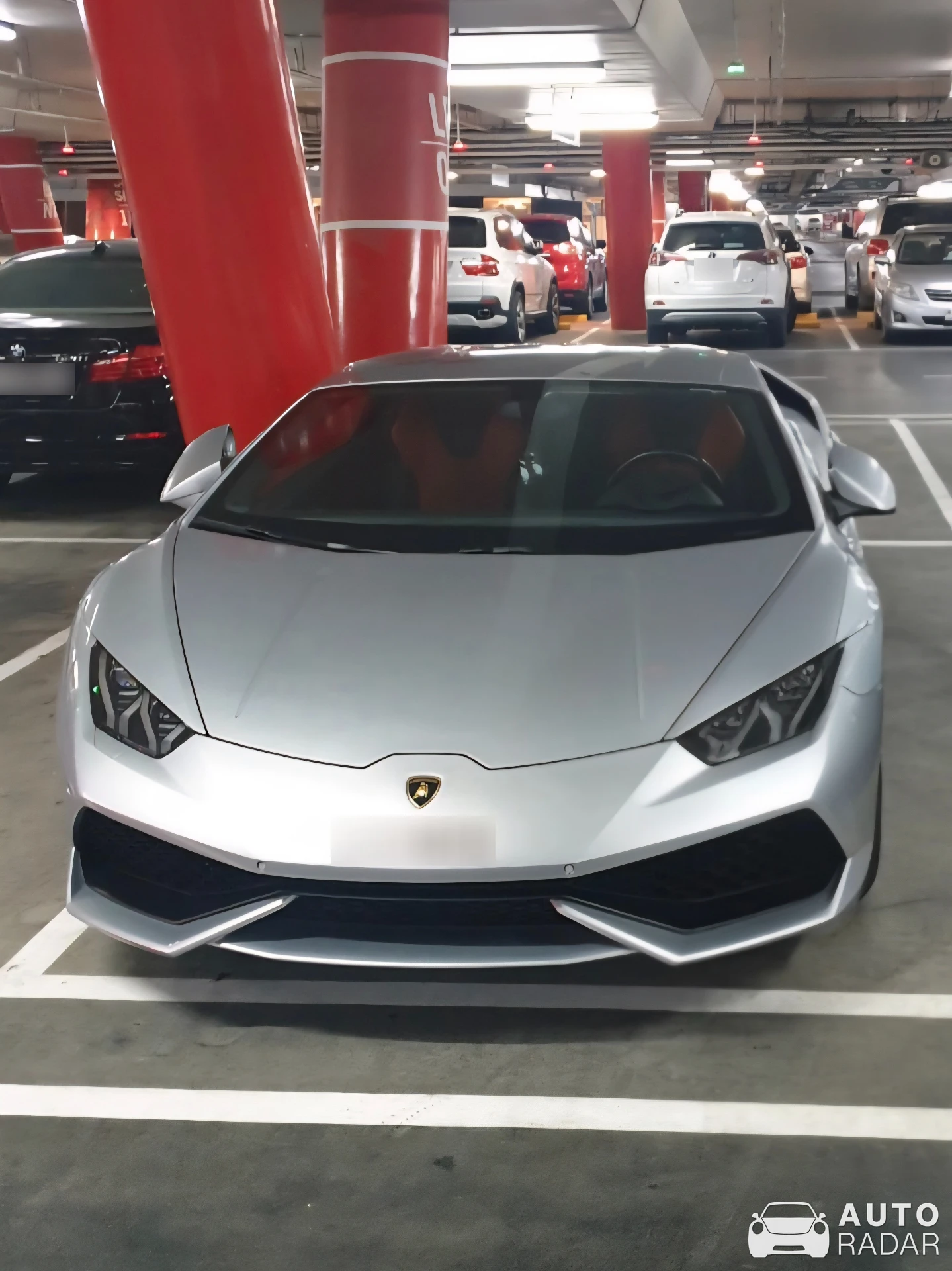 Lamborghini Huracán LP610-4 spotted in Dubai, United Arab Emirates
