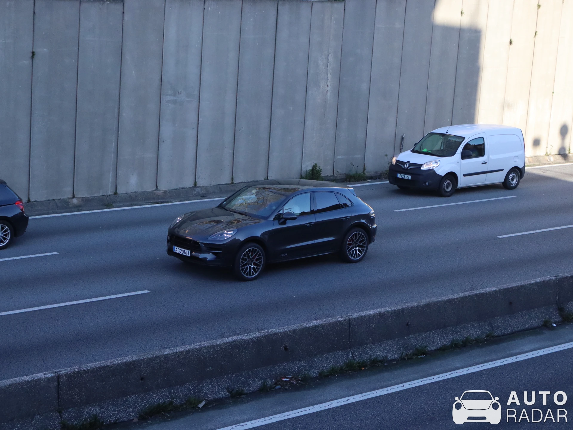Porsche Macan GTS spotted in Porto, Portugal