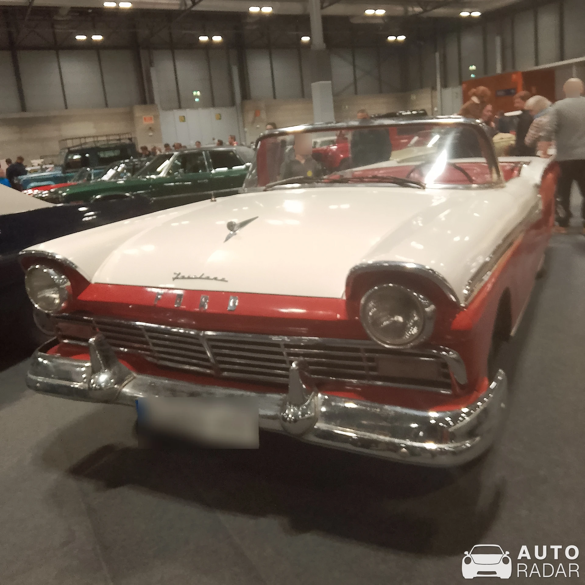 Ford Fairlane 500 Skyliner spotted in Madrid