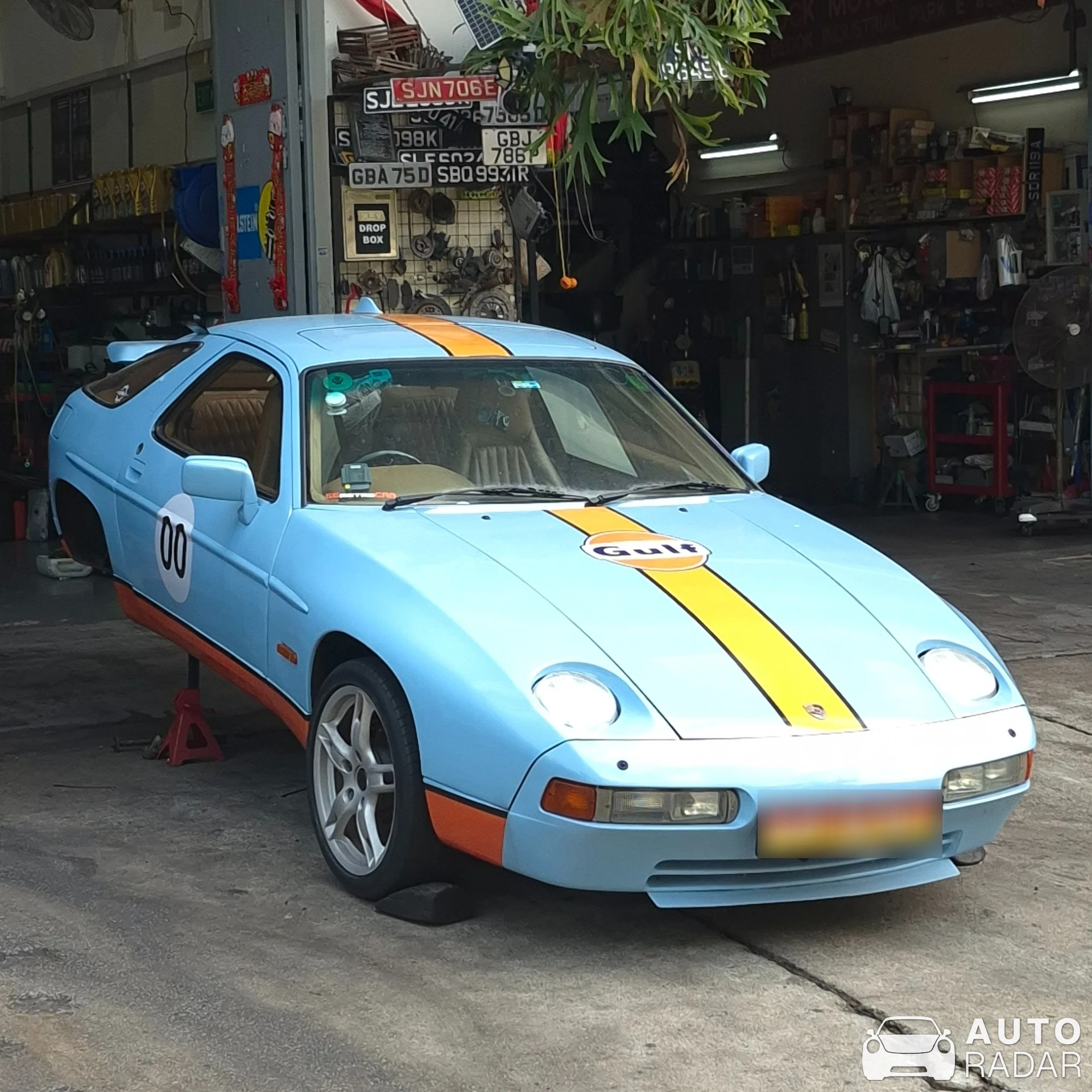 Porsche 928S spotted in Singapore
